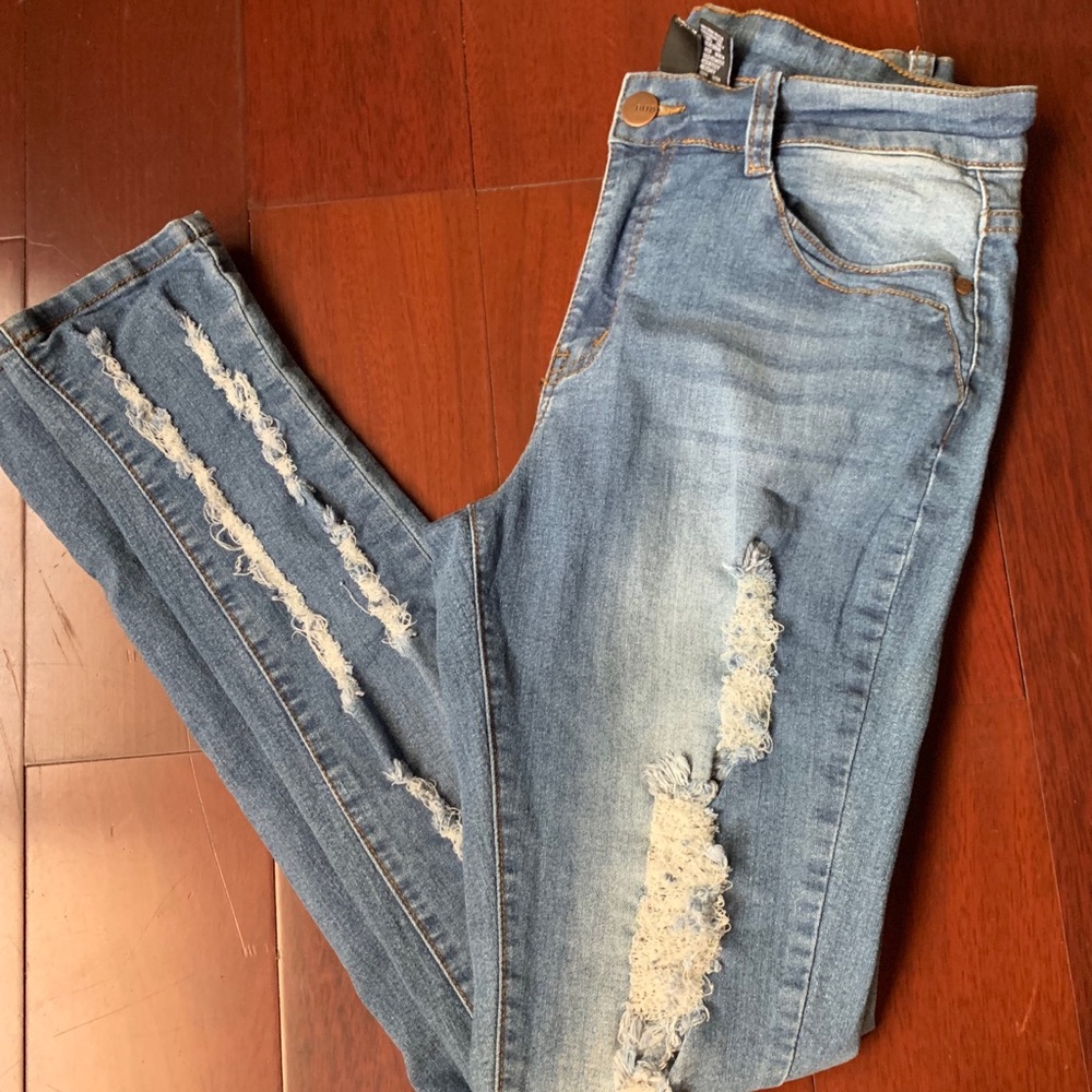 Distressed Light Blue BOB jeans